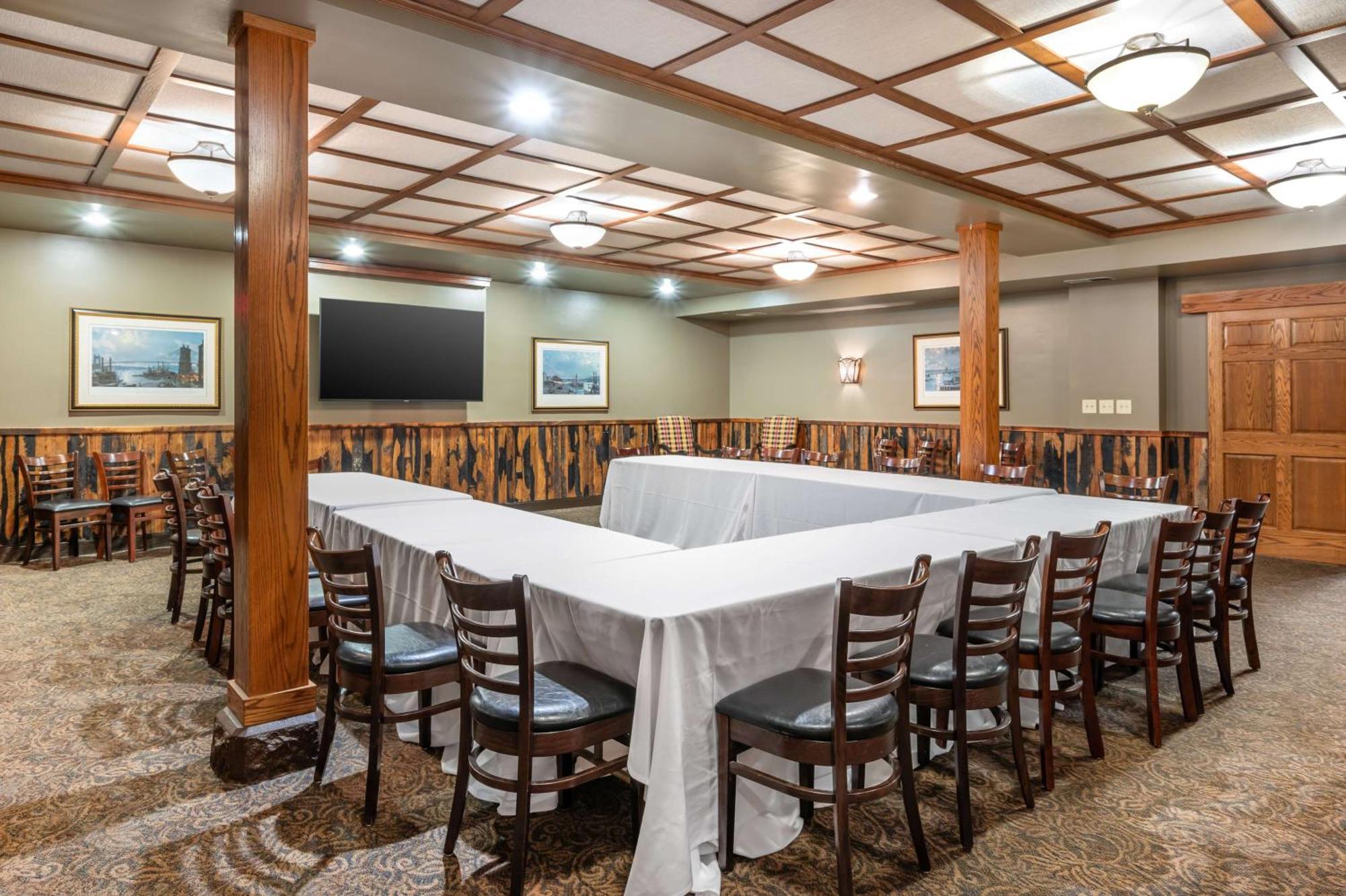 Best Western Premier Mariemont Inn Синсинати Екстериор снимка