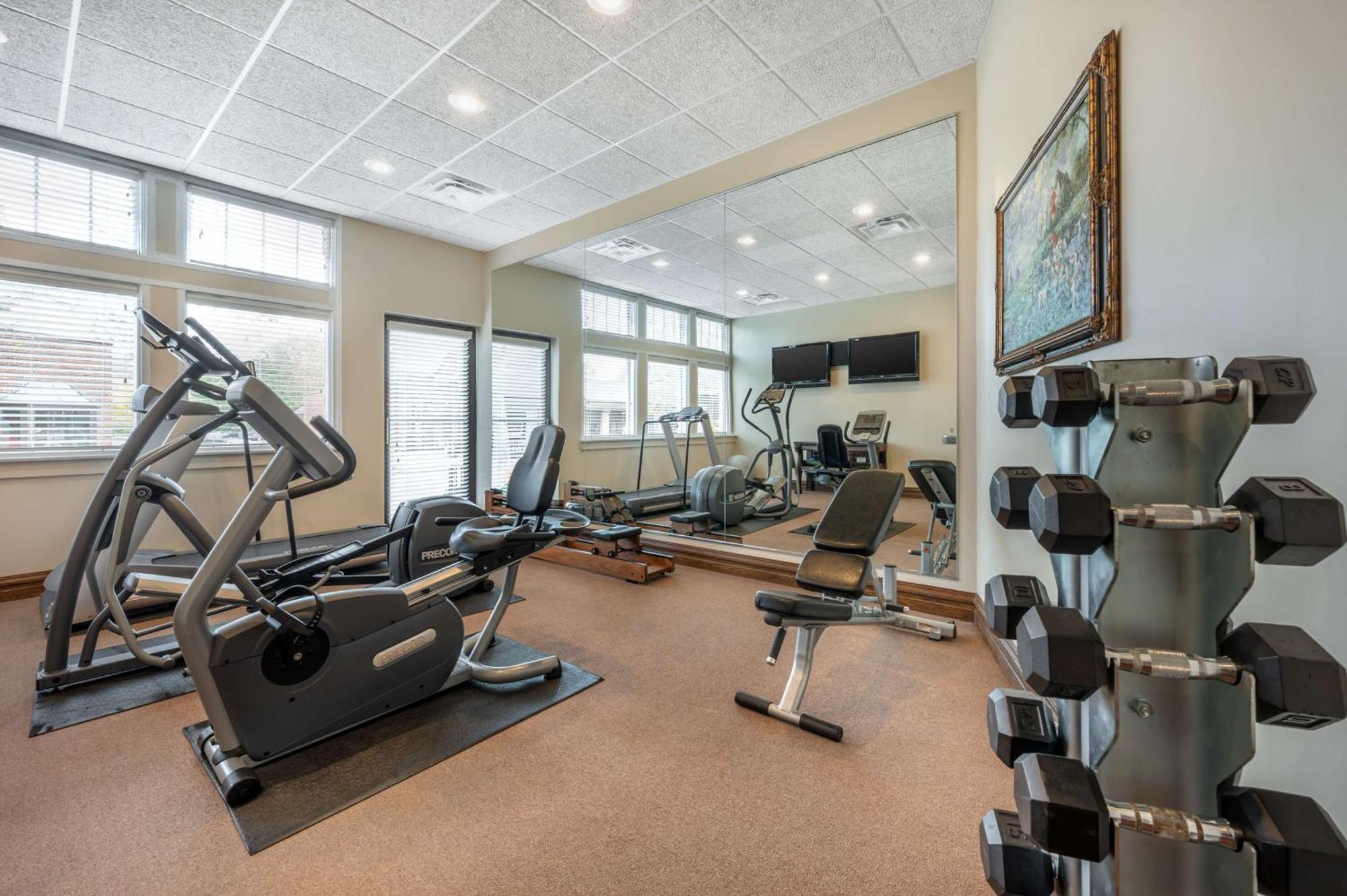 Best Western Premier Mariemont Inn Синсинати Екстериор снимка